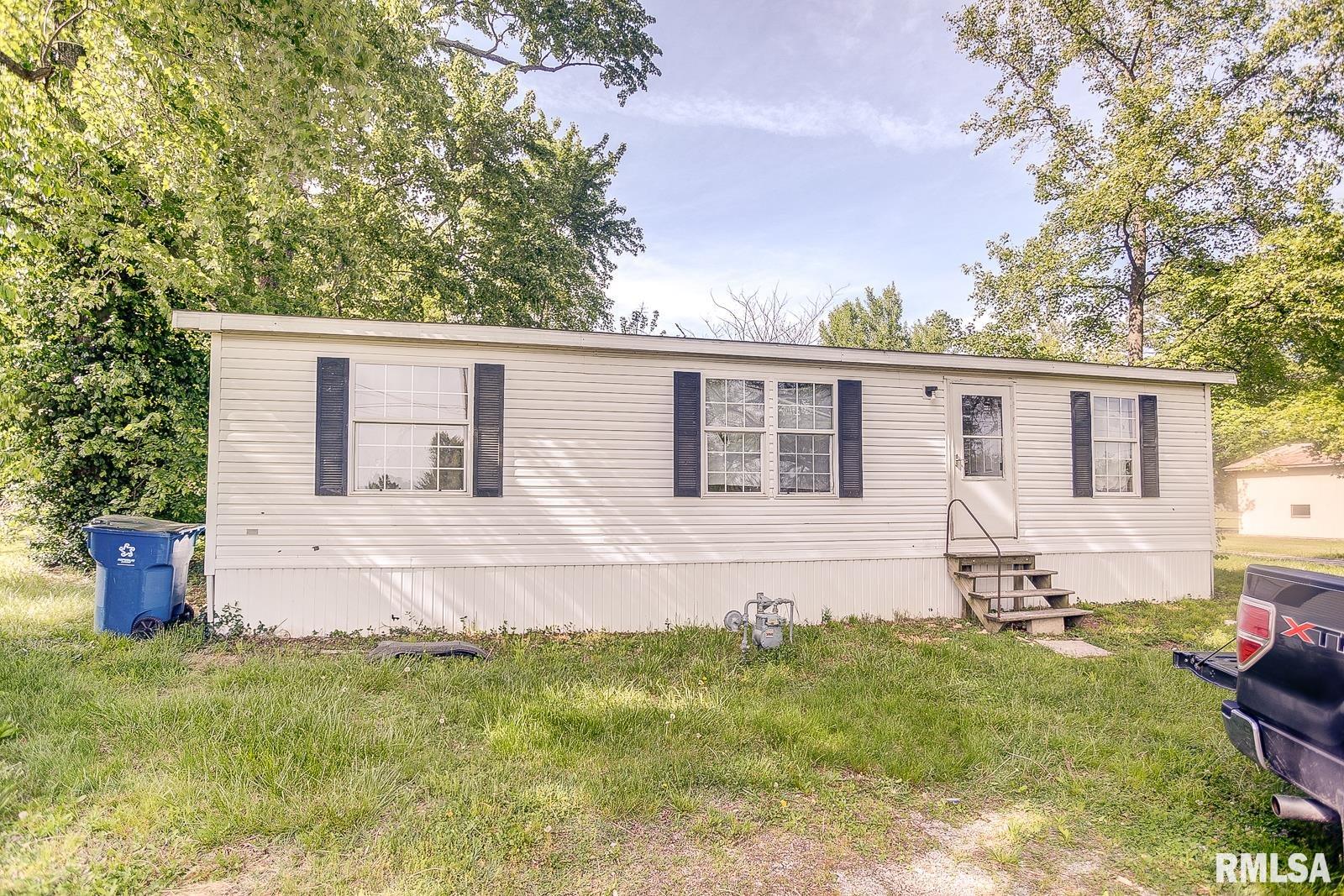 528 Meadowbrook Road Mount Vernon, IL 62864 - Photo 1 of 9