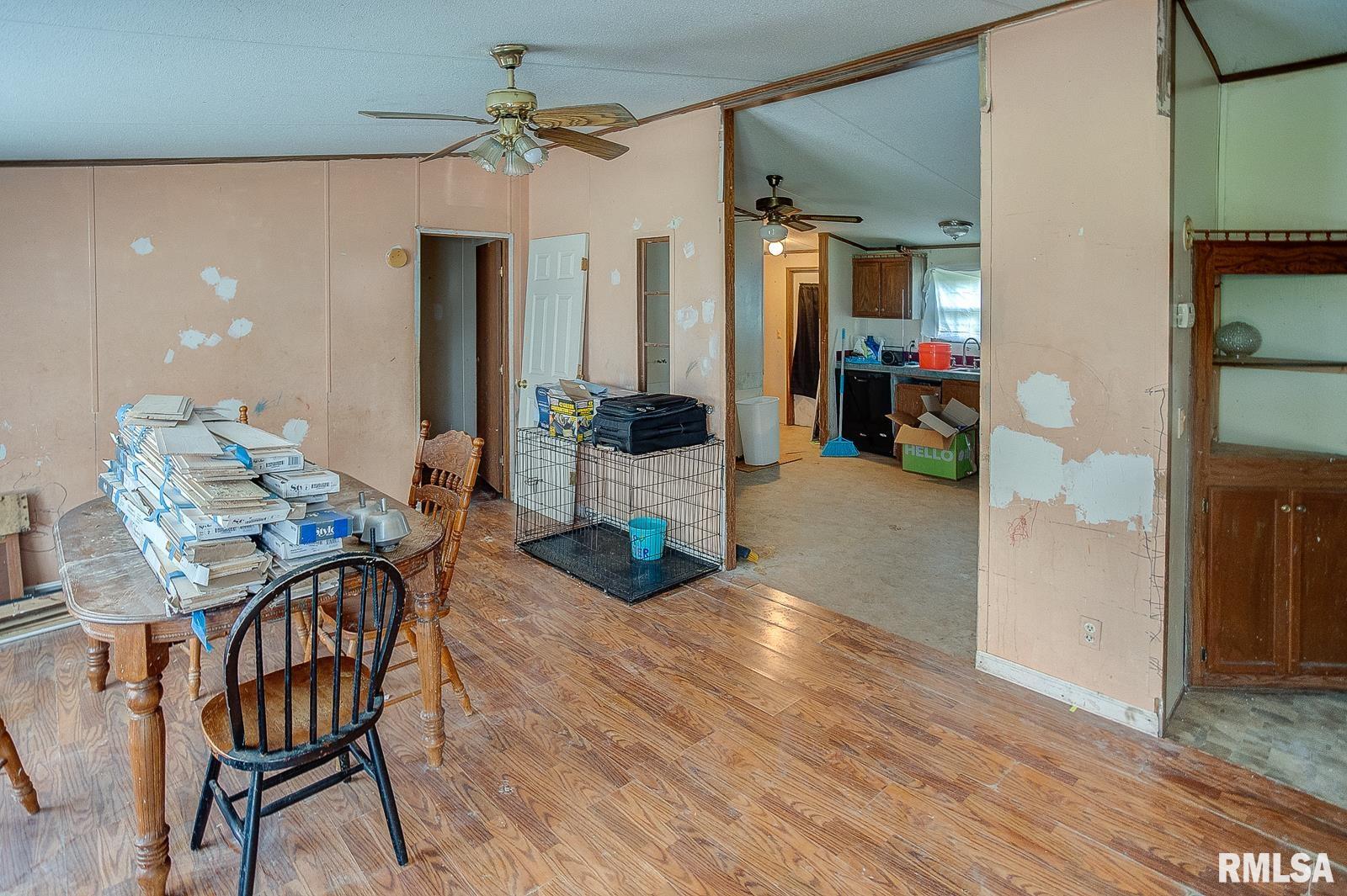 528 Meadowbrook Road Mount Vernon, IL 62864 - Photo 2 of 9