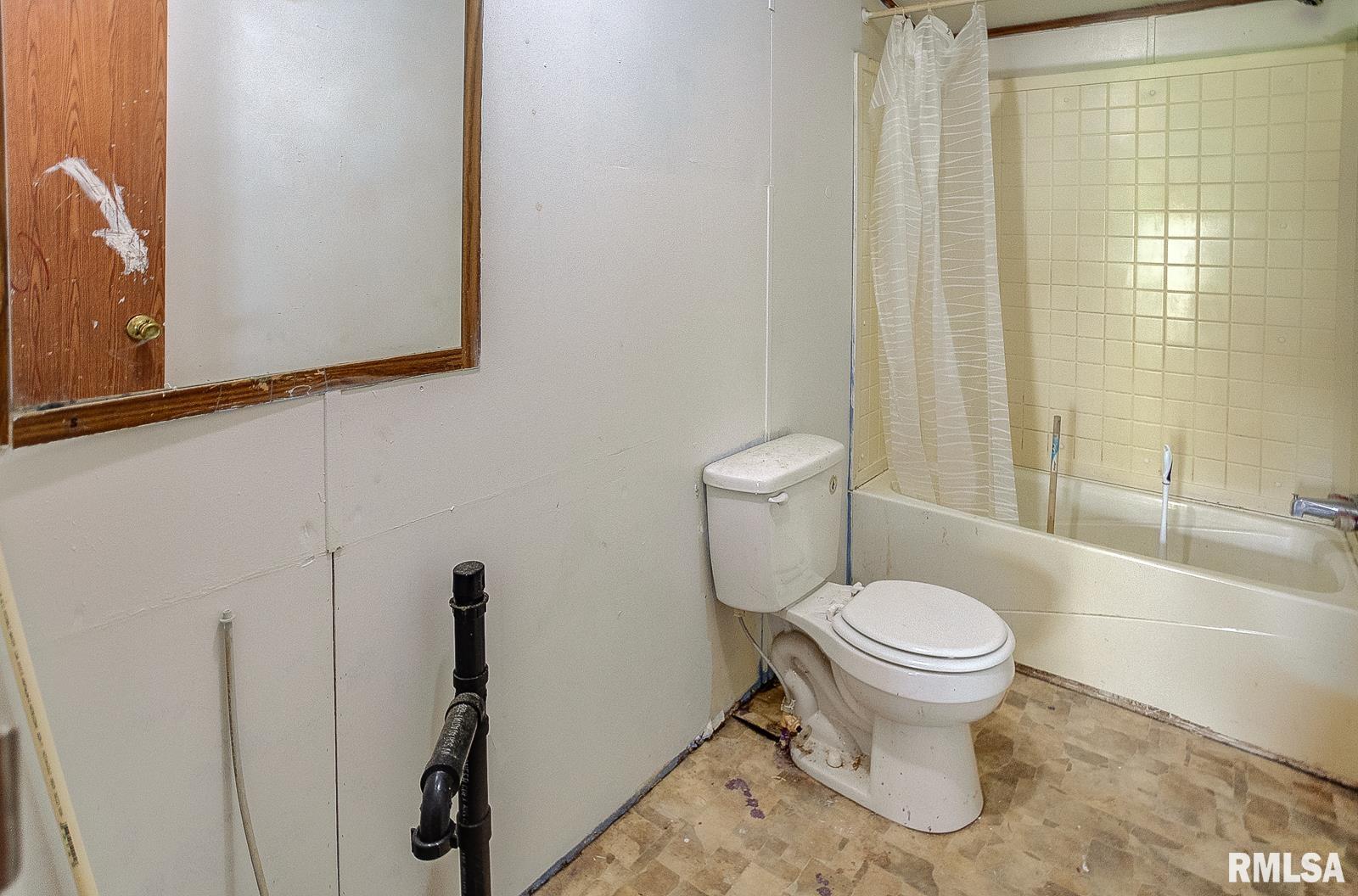 528 Meadowbrook Road Mount Vernon, IL 62864 - Photo 8 of 9