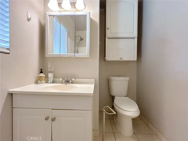 $2,700 | 235 East 43rd Street, San Bernardino, CA 92404