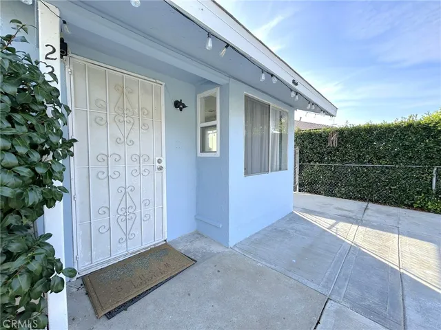 $2,700 | 235 East 43rd Street, San Bernardino, CA 92404