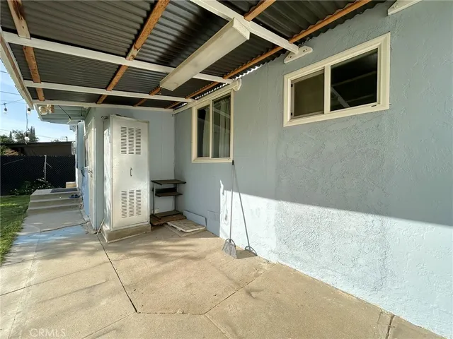 $2,700 | 235 East 43rd Street, San Bernardino, CA 92404