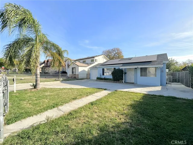 $2,700 | 235 East 43rd Street, San Bernardino, CA 92404