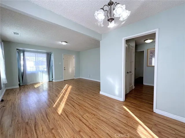 $2,700 | 235 East 43rd Street, San Bernardino, CA 92404