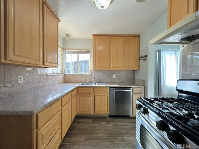 $2,700 | 235 East 43rd Street, San Bernardino, CA 92404