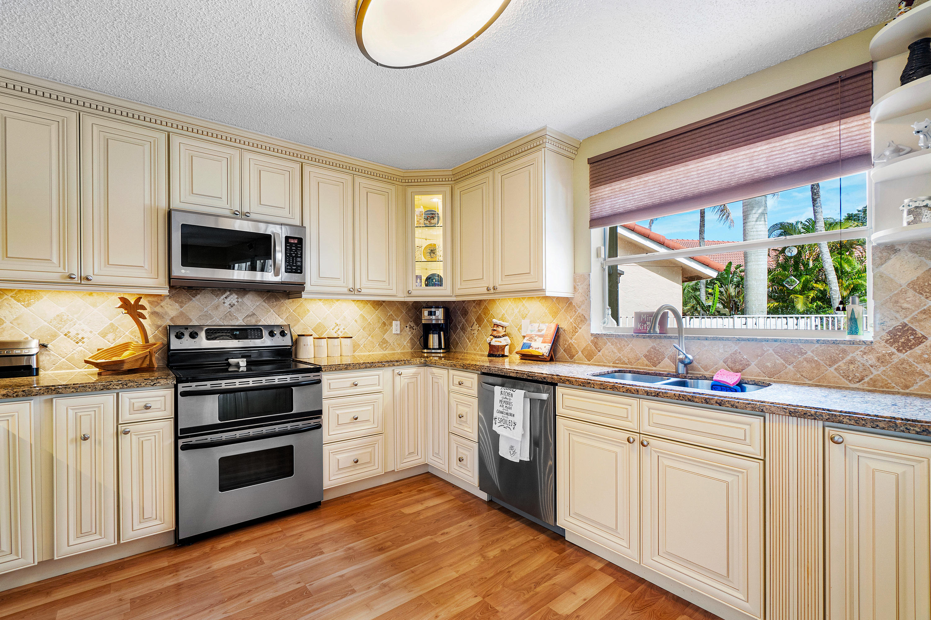 7420 Shell Ridge Terrace Lake Worth, FL 33467 - Photo 14 of 31 014-7420ShellRidgeTerr-LakeWorth-FL-full