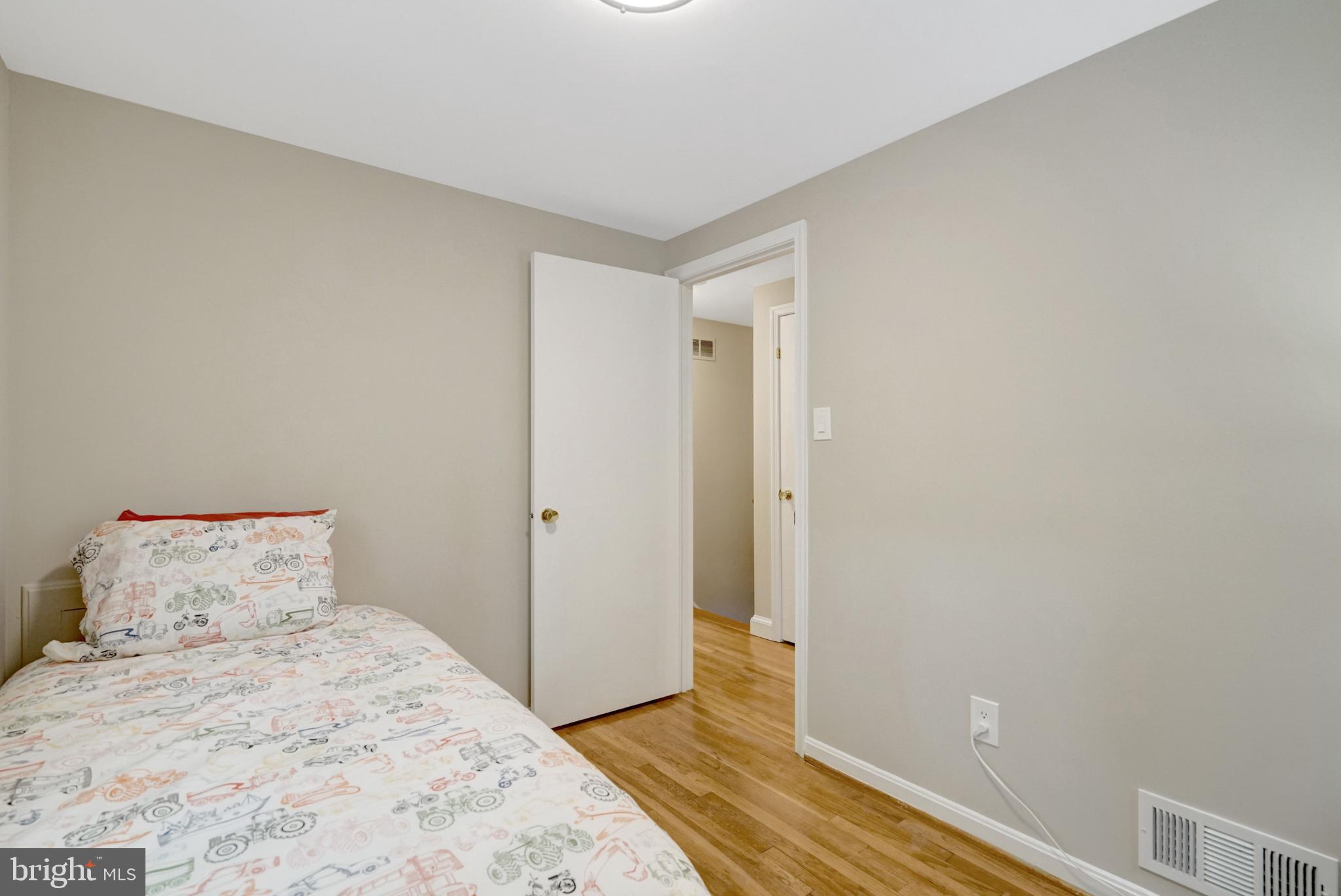 8640 Victoria Road Springfield, VA 22151 - Photo 18 of 75