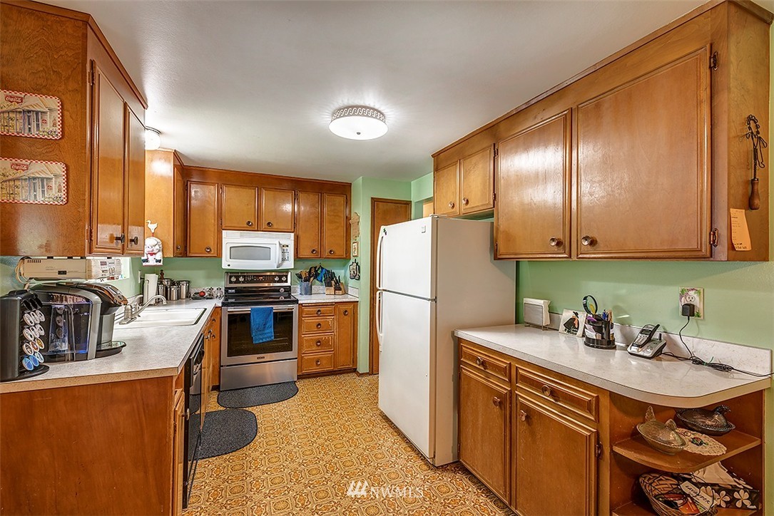 5909 149th Place Southwest Edmonds, WA 98026 - Photo 9 of 14 Gallery Image 9
