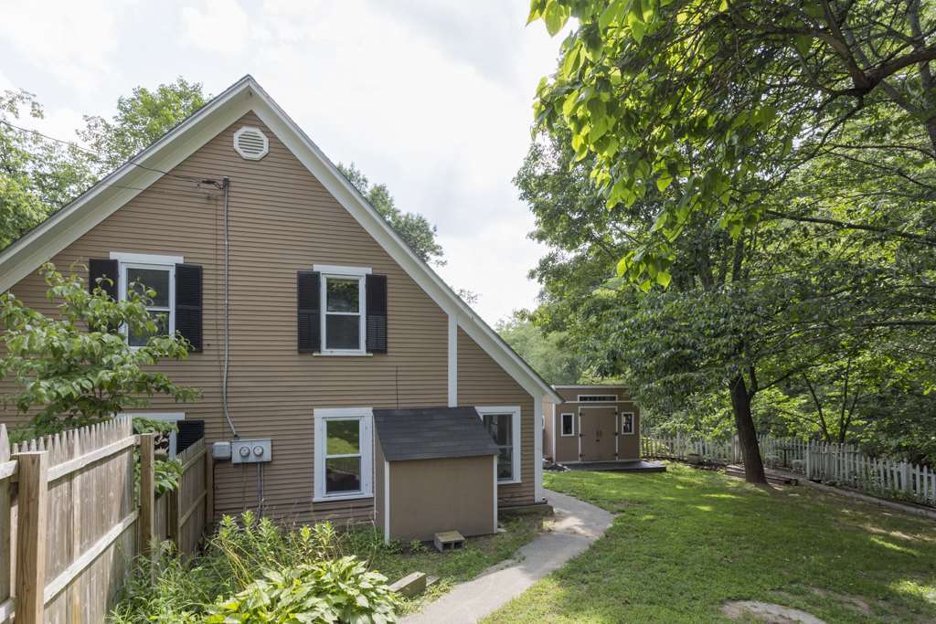 121 Henry Bridge Road Goffstown, NH 03045 - Photo 4 of 40