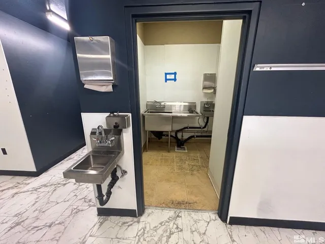 $3,570 | 25 West 2nd Street, Reno, NV 89501