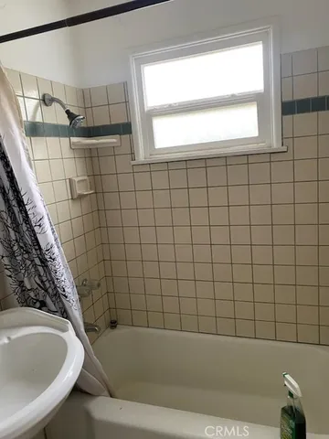 $1,300 | 12917 Gladstone Avenue, Unit A, Sylmar, CA 91342