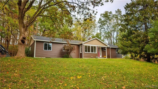 $269,900 | 62 South Academy Street, Middlebury, NY 14591