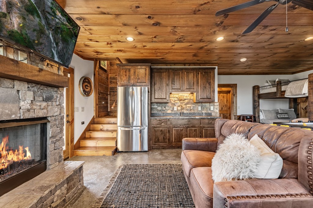 539 Deer Crest Road Blue Ridge, GA 30513 - Photo 44 of 87 Wetbar
