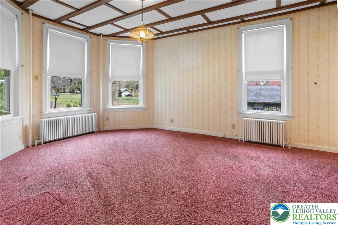 325 West Center Street Nazareth, PA 18064 - Photo 10 of 44