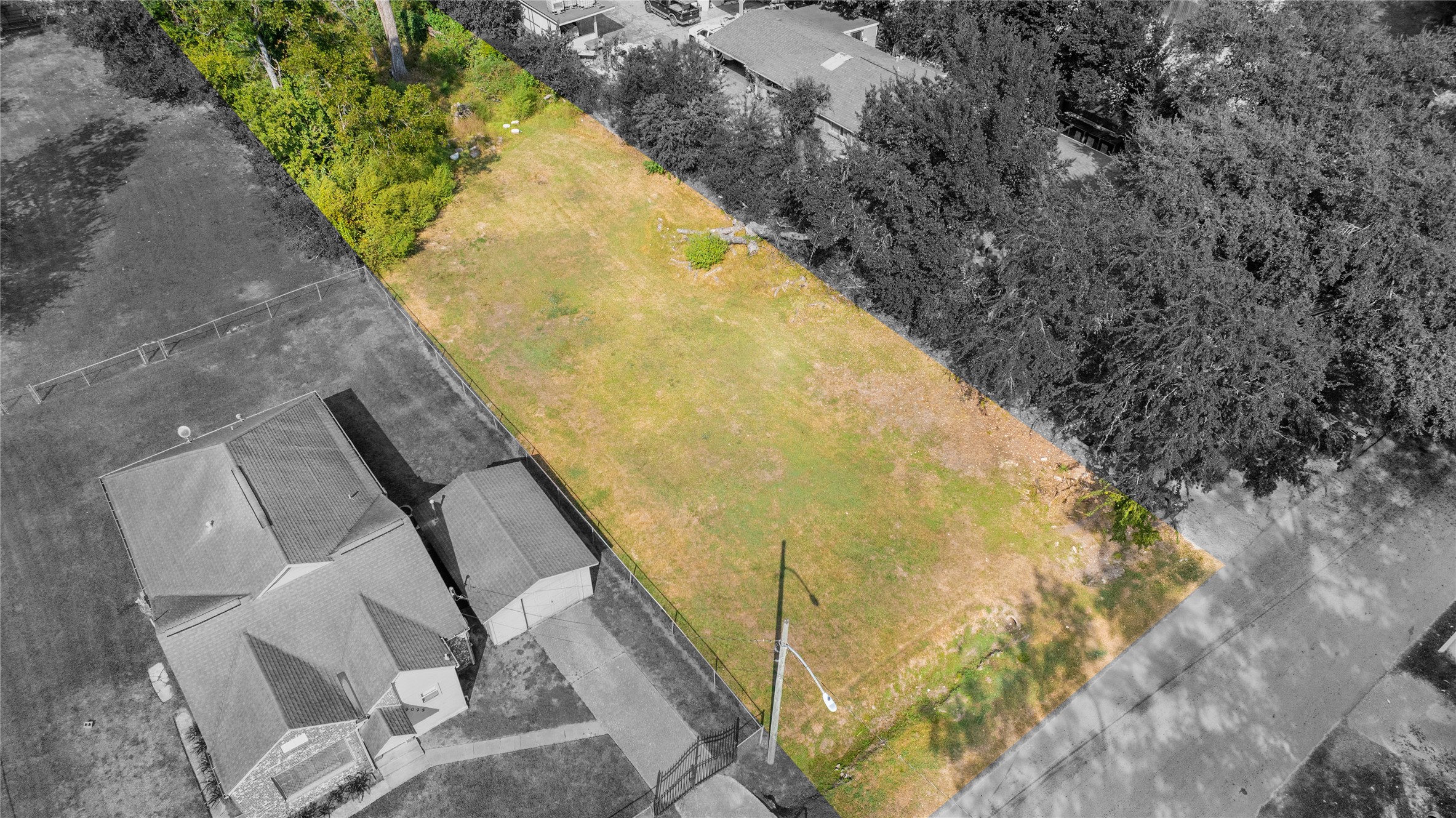 2018 Dewalt Street Houston, TX 77088 - Photo 4 of 13