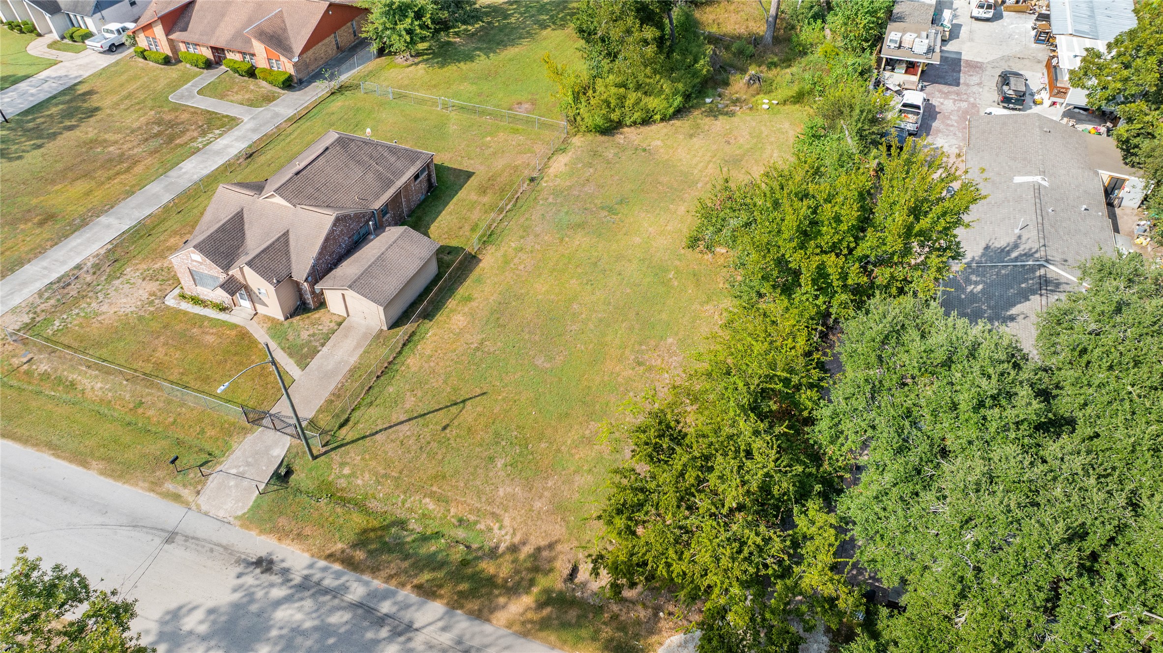 2018 Dewalt Street Houston, TX 77088 - Photo 9 of 13