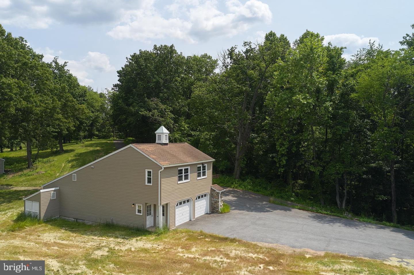 21050 Big Woods Road Dickerson, MD 20842 - Photo 29 of 62 The Lodge