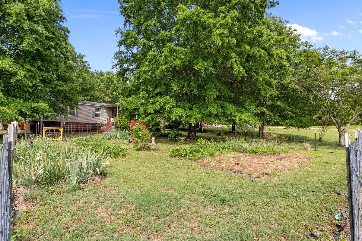 6120 Flatwoods Road Camden, TN 38320 - Photo 11 of 40