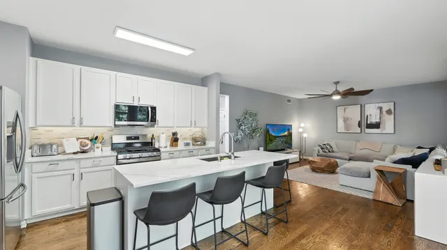 $449,000 | 1303 Bridgehampton Drive, Plainfield, IL 60586