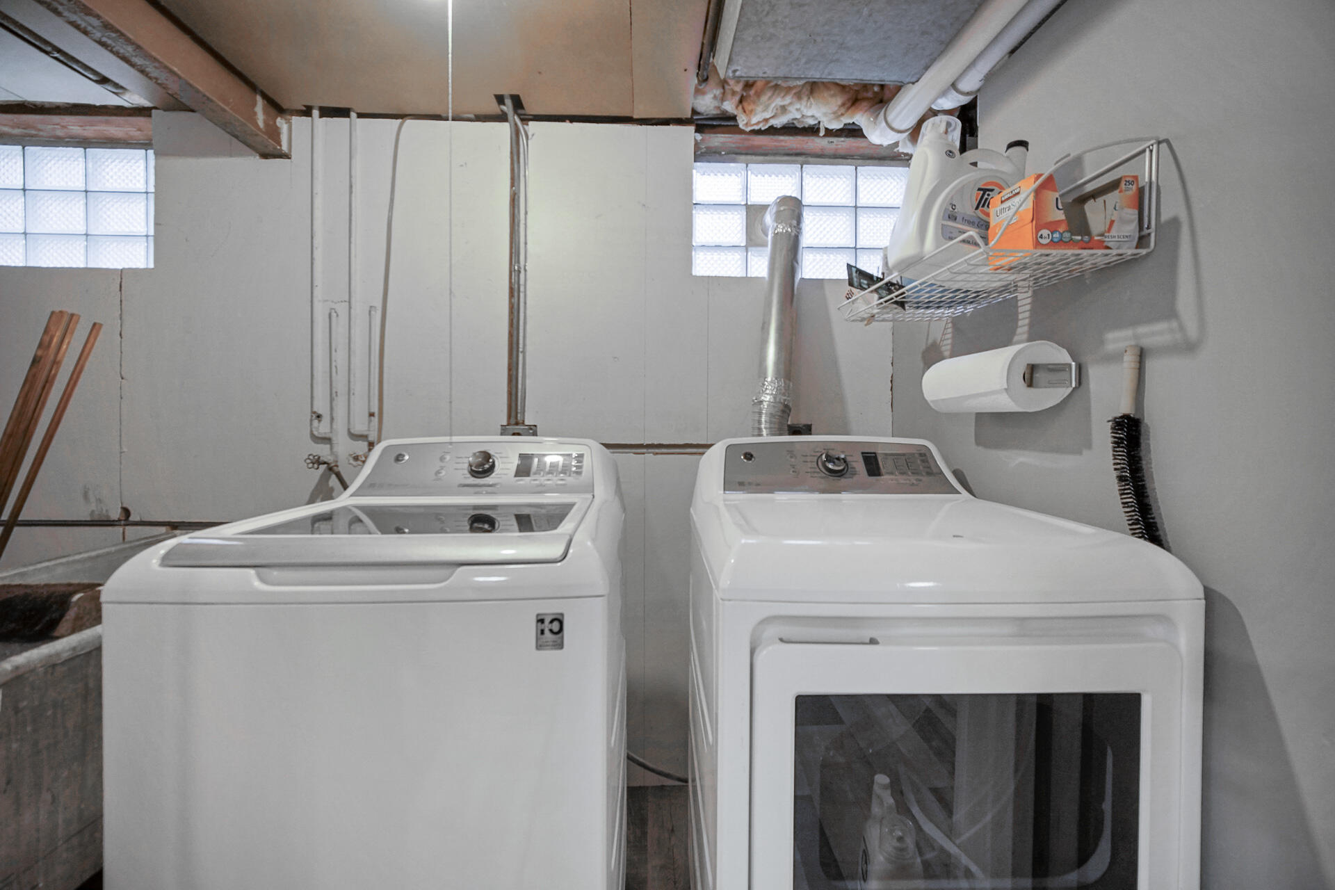 8342 Howard Avenue Munster, IN 46321 - Photo 24 of 31 a utility room with dryer and washer