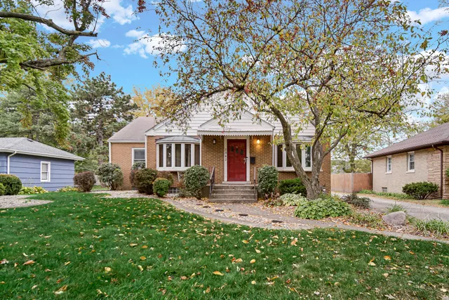 $430,000 | 8342 Howard Avenue, Munster, IN 46321