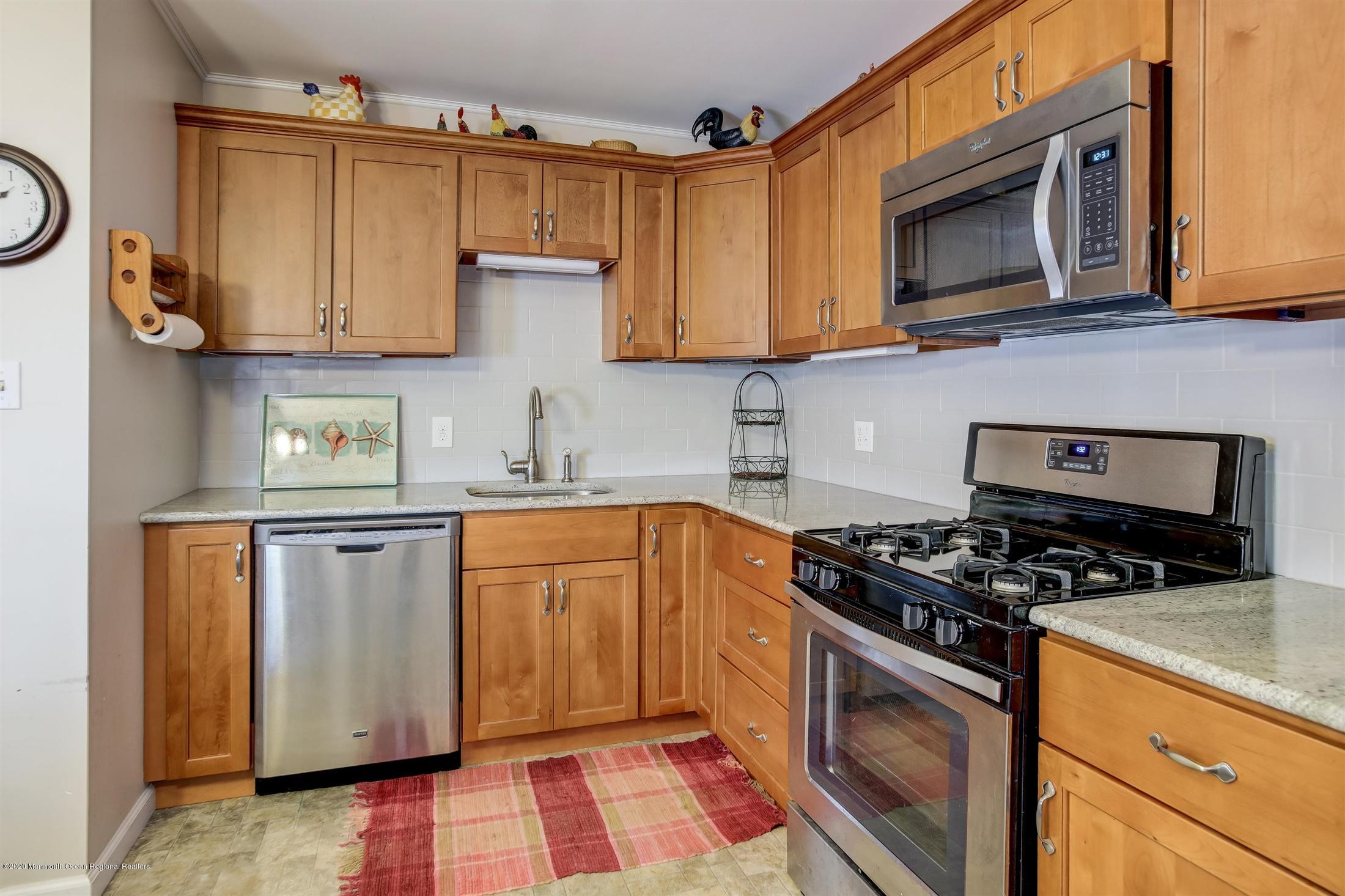 24 Kansas Road Little Egg Harbor, NJ 08087 - Photo 8 of 34 17-Kitchen