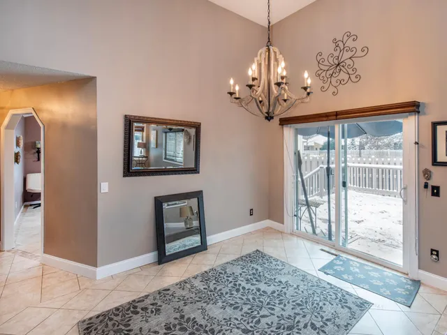 $599,999 | 129 Hemlock Place, Vadnais Heights, MN 55127