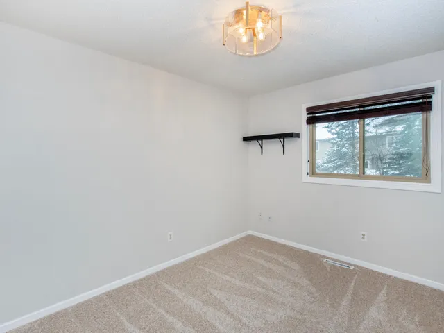 $599,999 | 129 Hemlock Place, Vadnais Heights, MN 55127