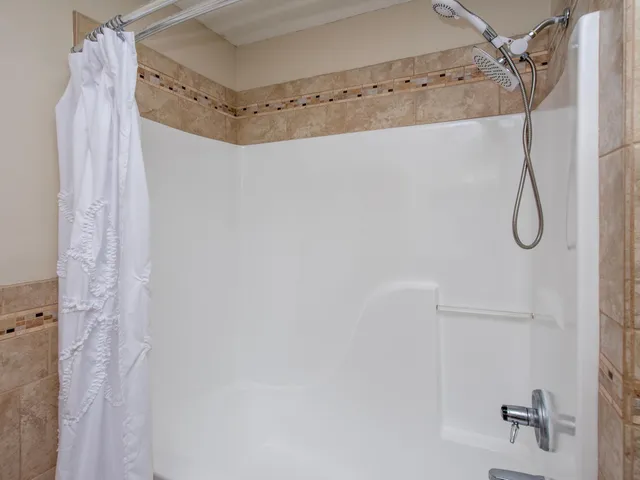 $599,999 | 129 Hemlock Place, Vadnais Heights, MN 55127