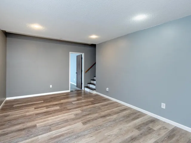 $599,999 | 129 Hemlock Place, Vadnais Heights, MN 55127