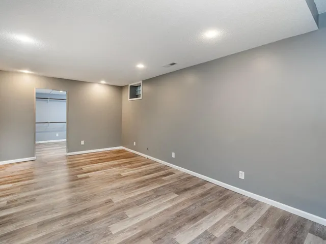 $599,999 | 129 Hemlock Place, Vadnais Heights, MN 55127