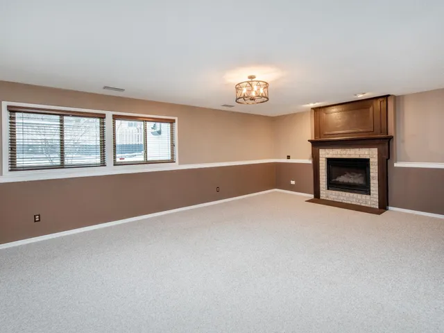 $599,999 | 129 Hemlock Place, Vadnais Heights, MN 55127