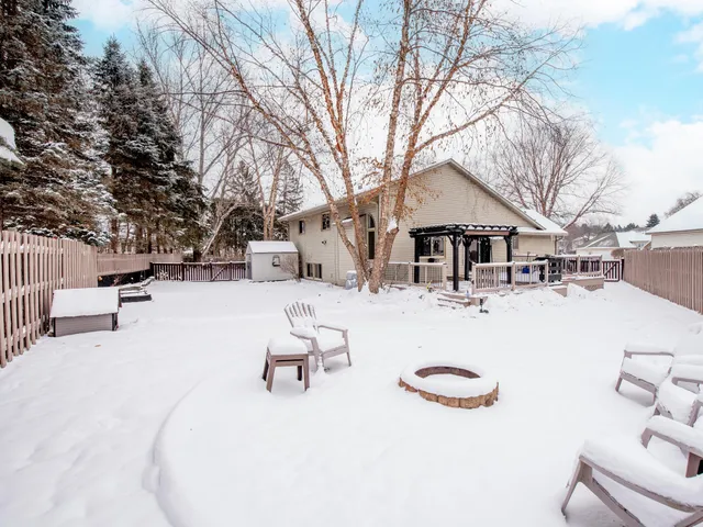 $599,999 | 129 Hemlock Place, Vadnais Heights, MN 55127