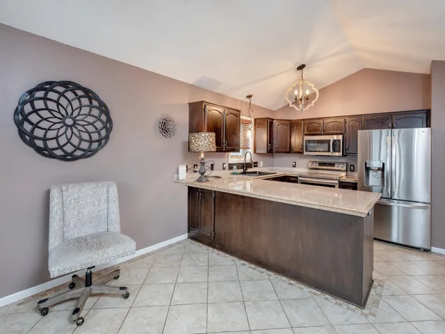 $599,999 | 129 Hemlock Place, Vadnais Heights, MN 55127