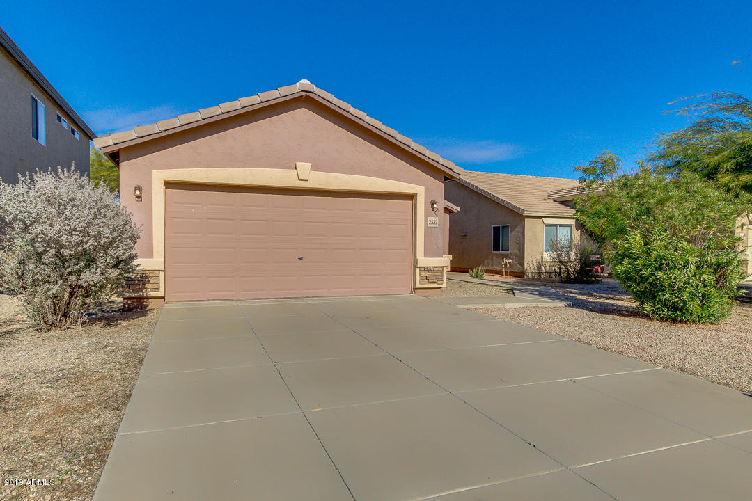 2532 East Olivine Road San Tan Valley, AZ 85143 - Photo 3 of 26 03-Olivine