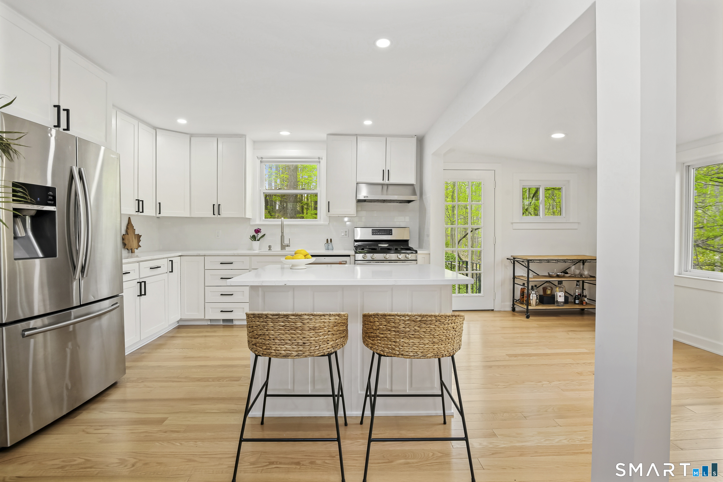 318 Mountain Road Ridgefield, CT 06877 - Photo 6 of 29