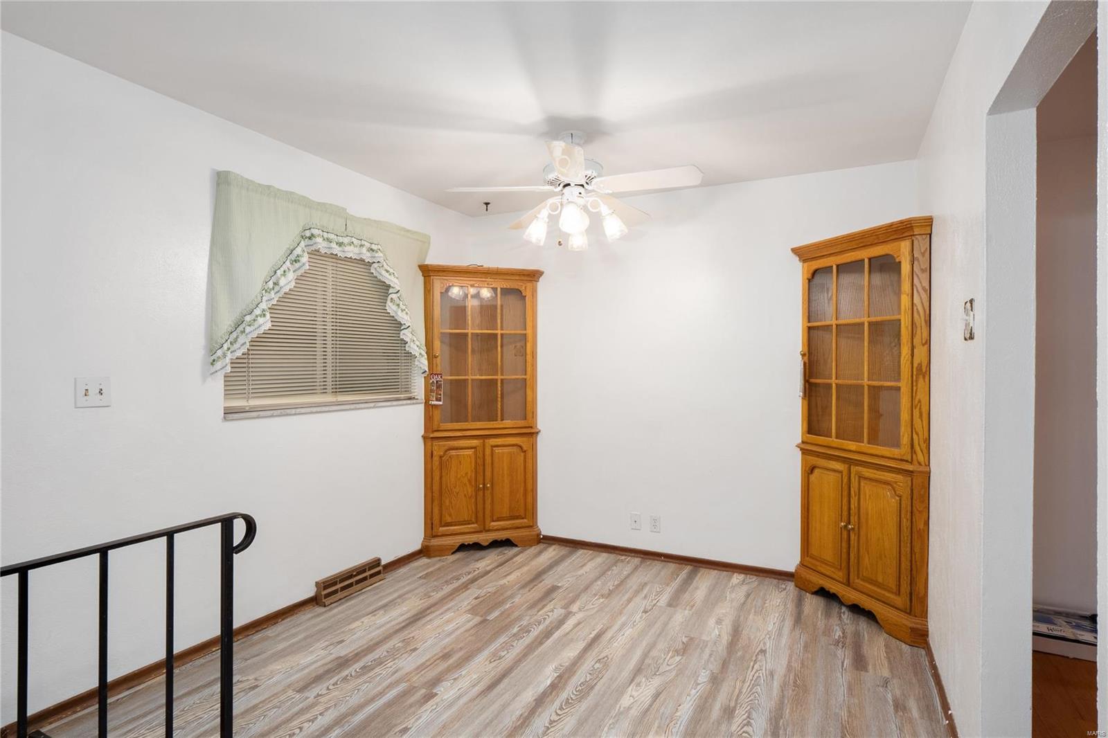 9627 Ridge Heights Road Fairview Heights, IL 62208 - Photo 11 of 32 Gallery Image 11
