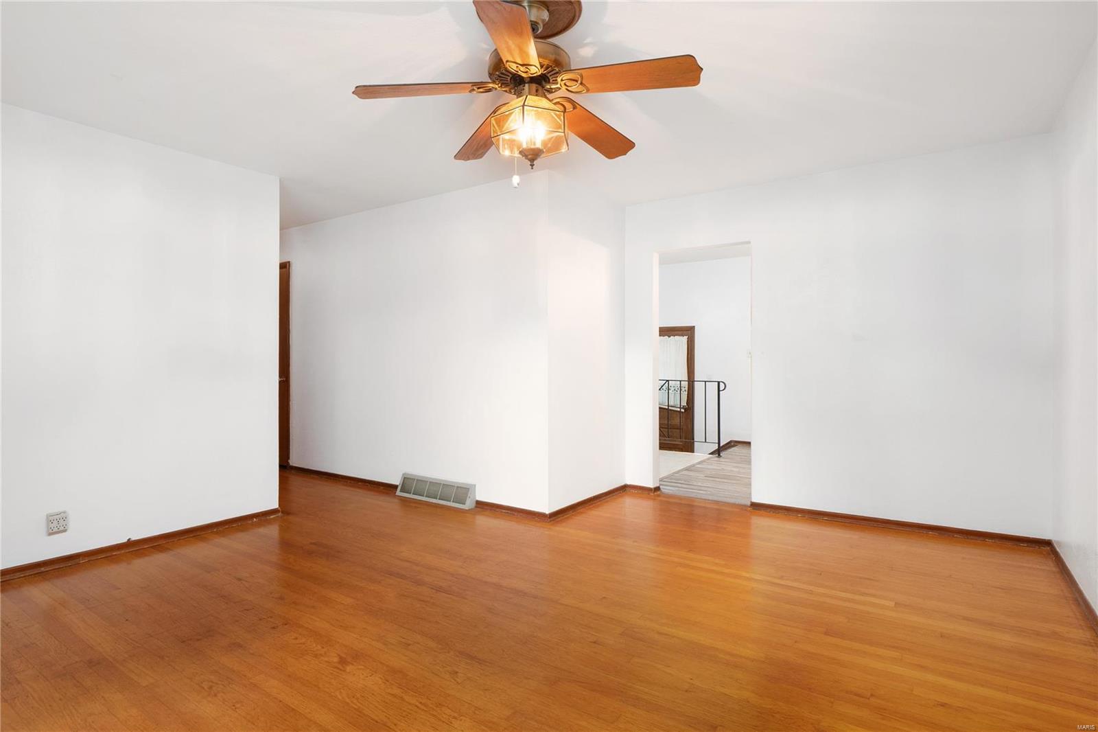 9627 Ridge Heights Road Fairview Heights, IL 62208 - Photo 5 of 32 Gallery Image 5