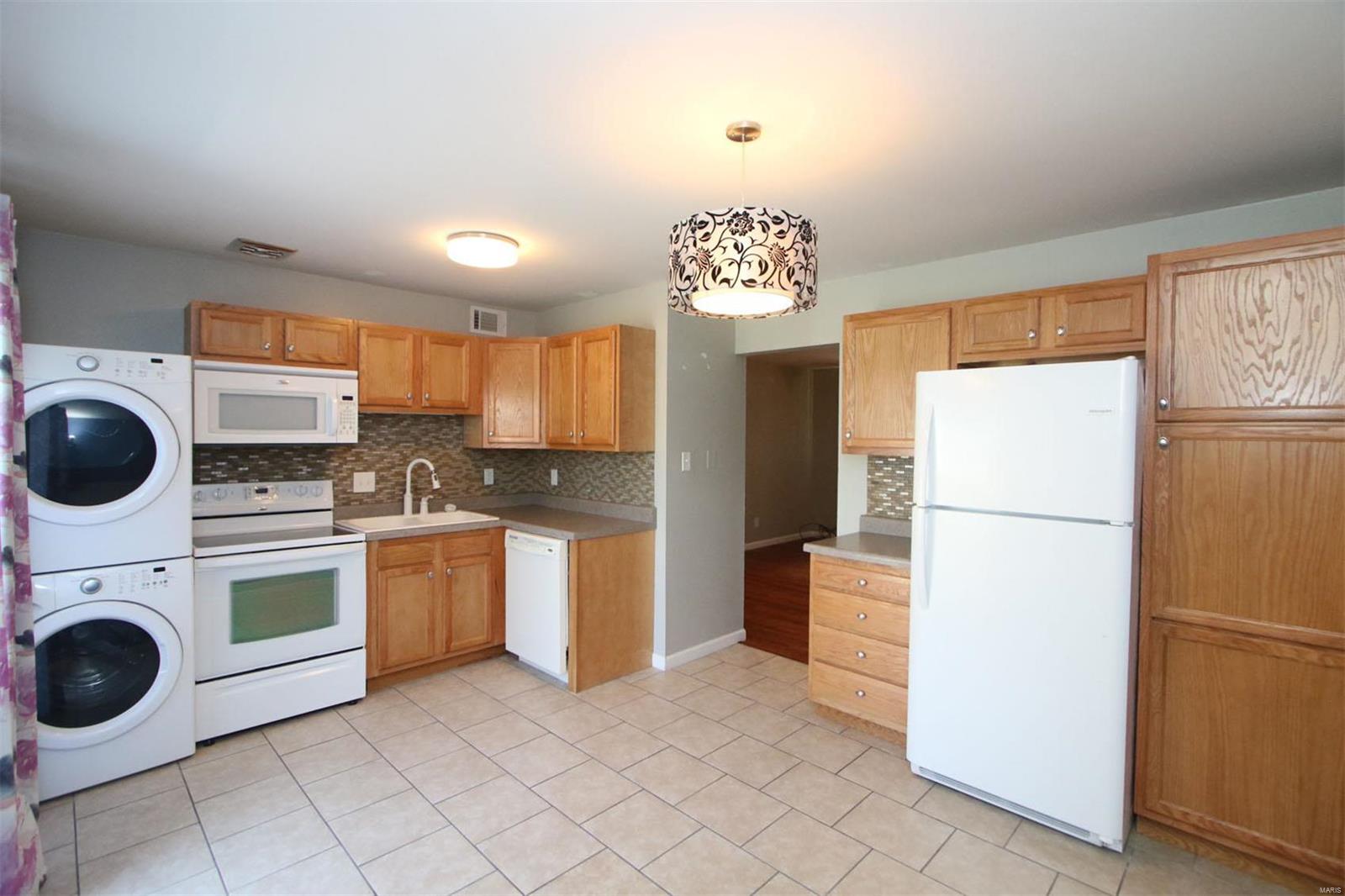 5310 Godfrey Road, Unit 23 Godfrey, IL 62035 - Photo 8 of 13 Gallery Image 8
