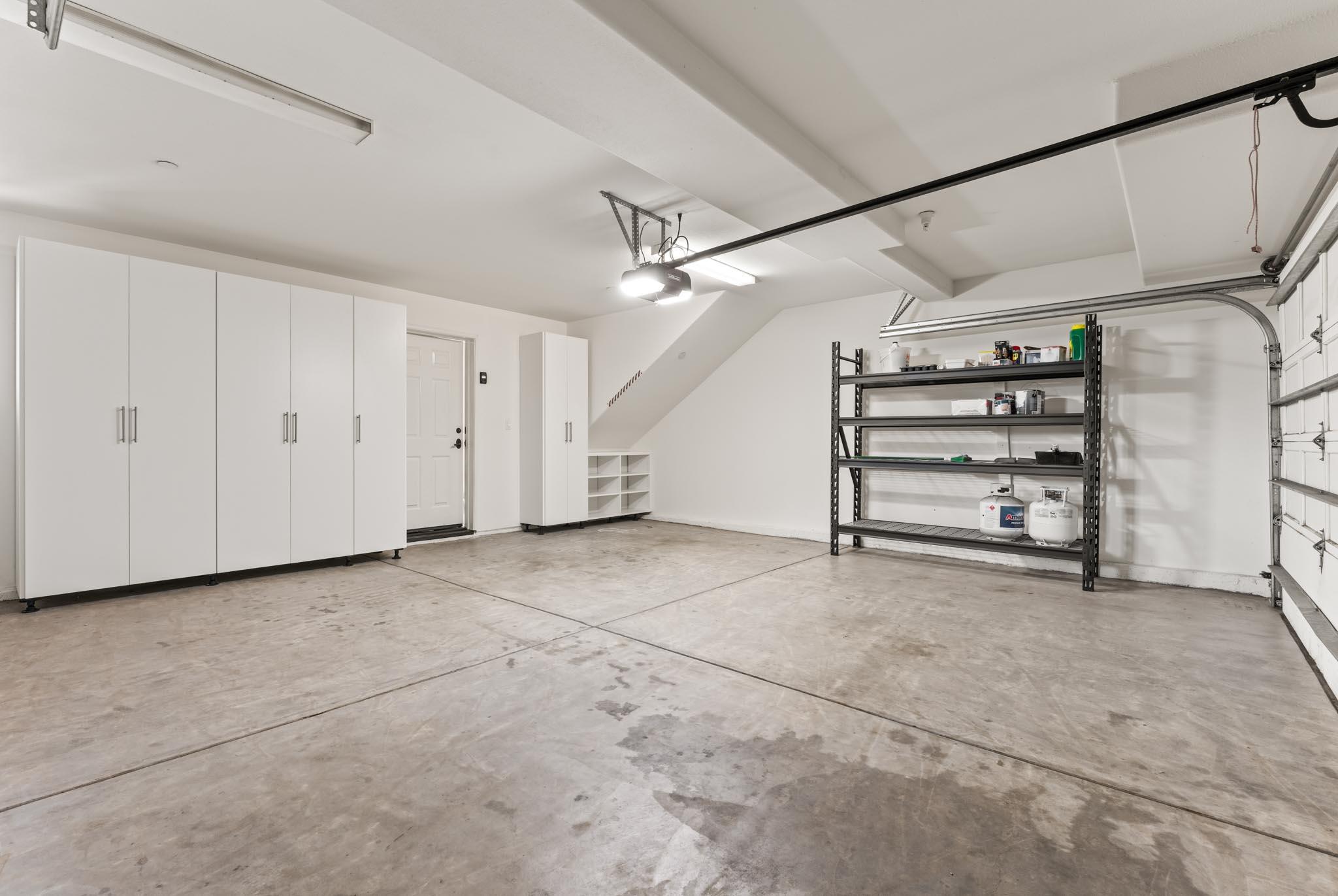 212 Santa Barbara Street, Unit B Santa Barbara, CA 93101 - Photo 21 of 28 a view of an empty room with a ceiling fan