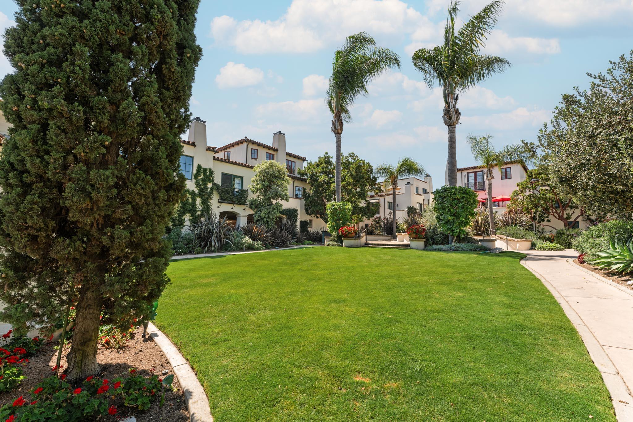 212 Santa Barbara Street, Unit B Santa Barbara, CA 93101 - Photo 24 of 28 a view of a garden