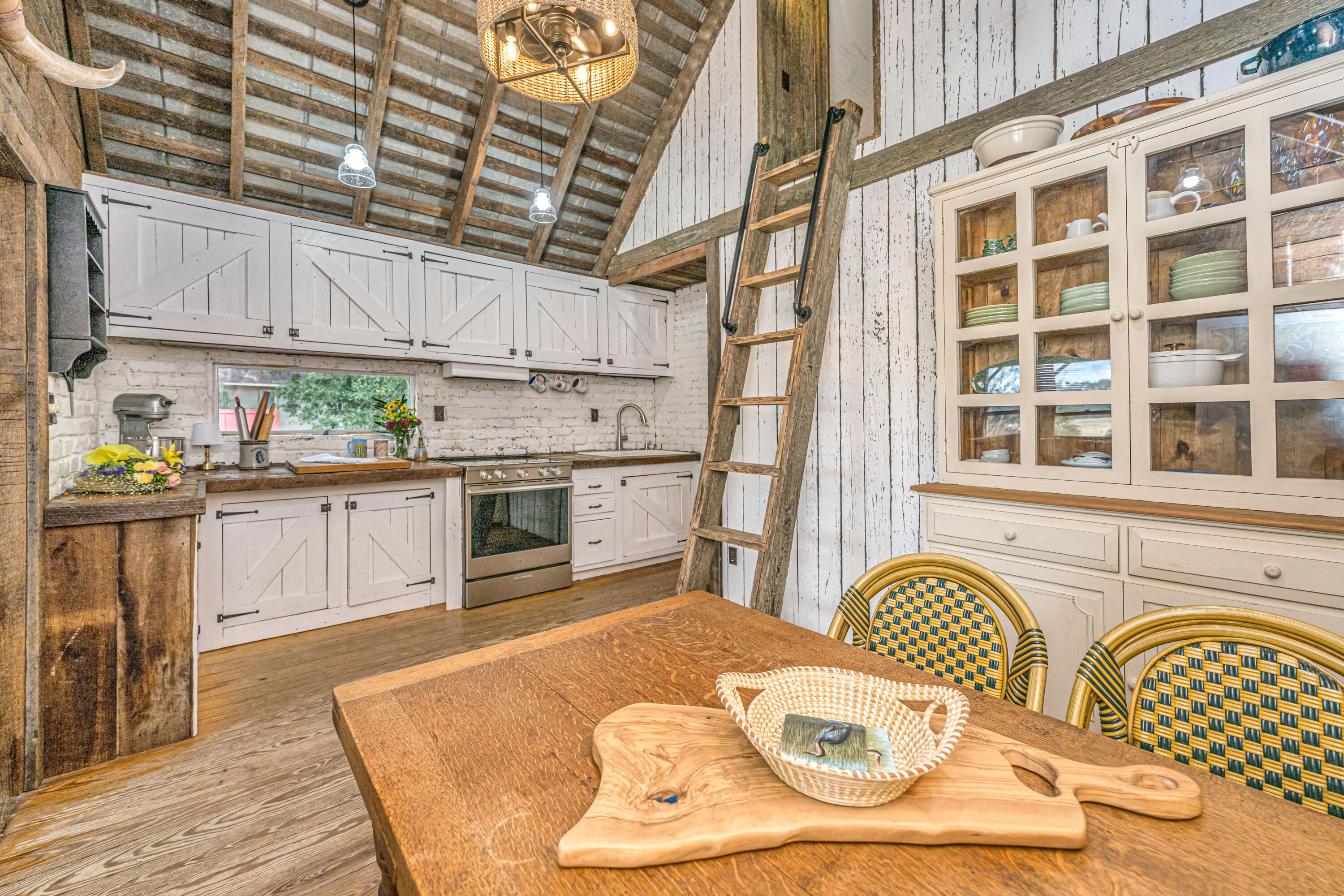 8452 Chisolm Plantation Road Edisto Island, SC 29438 - Photo 15 of 68 8452ChisolmPlantationRd014