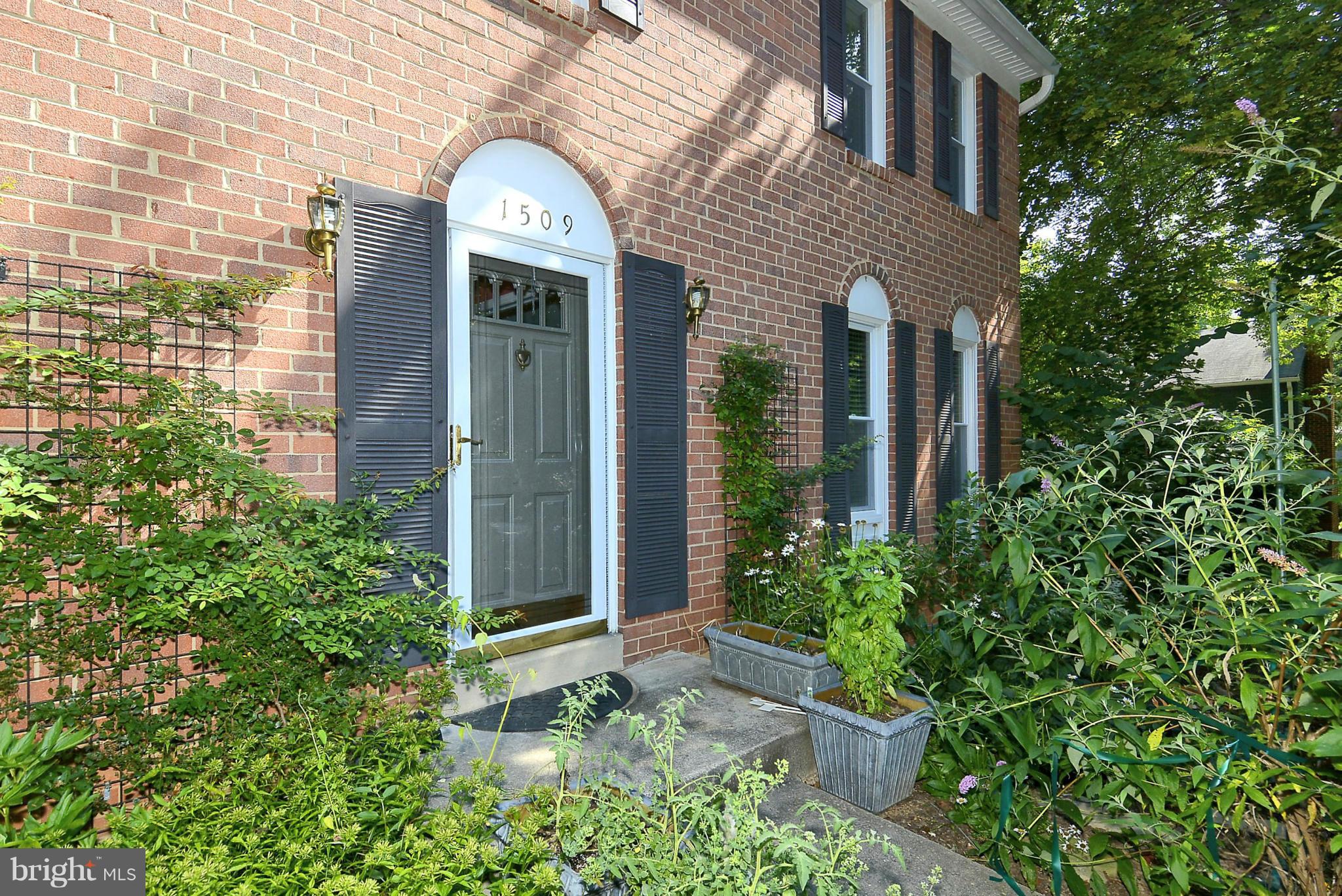 1509 Winding Waye Lane Silver Spring, MD 20902 - Photo 2 of 30 Walk