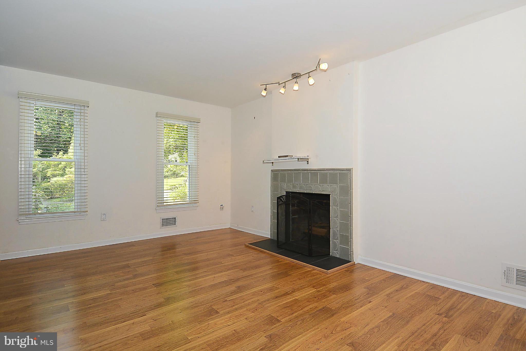 1509 Winding Waye Lane Silver Spring, MD 20902 - Photo 14 of 30 Family Room