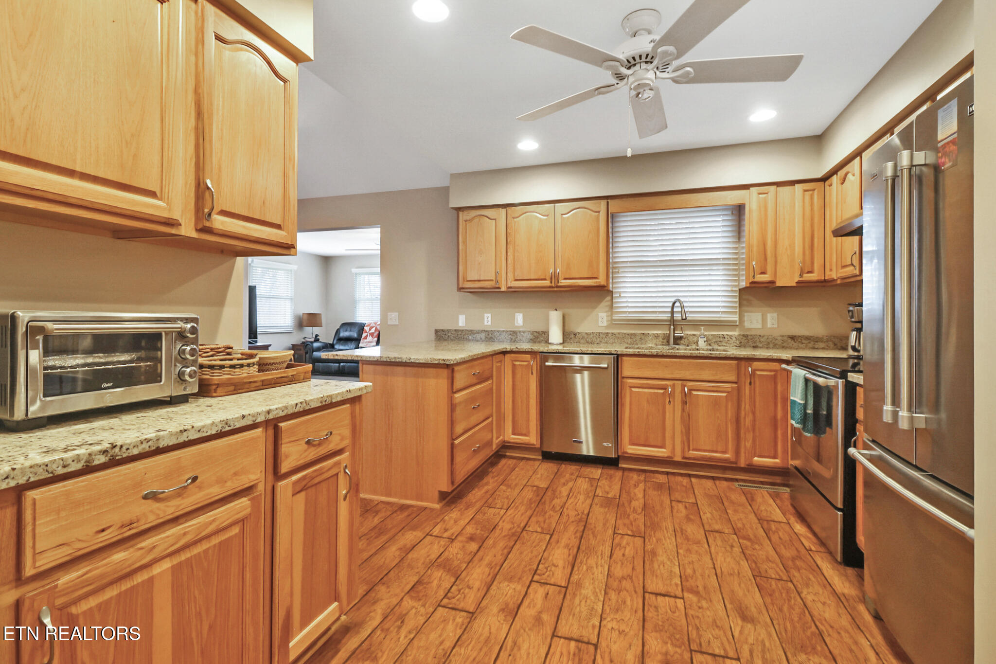 207 Overlook Lane Crossville, TN 38558 - Photo 14 of 53 KITCHEN