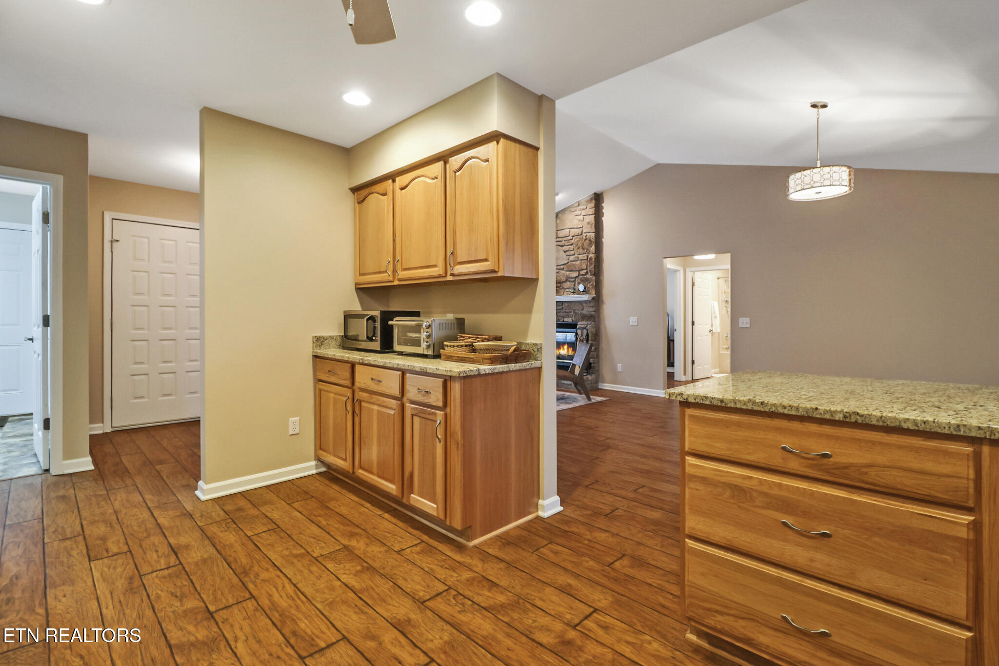 207 Overlook Lane Crossville, TN 38558 - Photo 16 of 53 PLENTY OF CABINETS