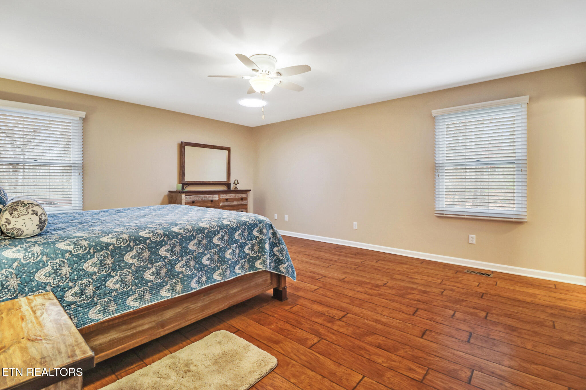 207 Overlook Lane Crossville, TN 38558 - Photo 20 of 53 SPACIOUS MASTER BEDROOM