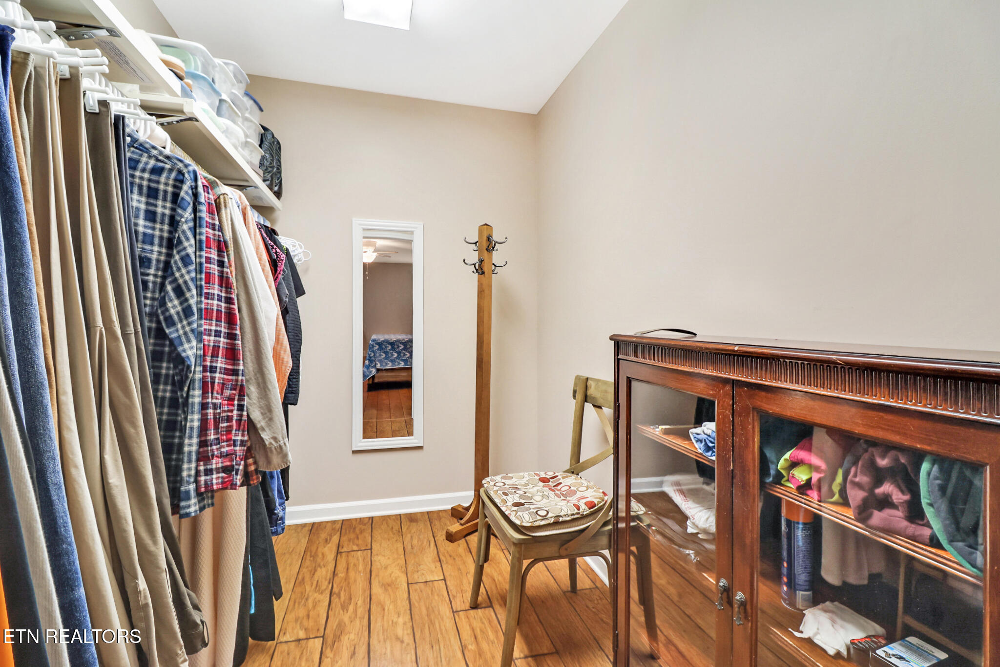 207 Overlook Lane Crossville, TN 38558 - Photo 23 of 53 CLOSET