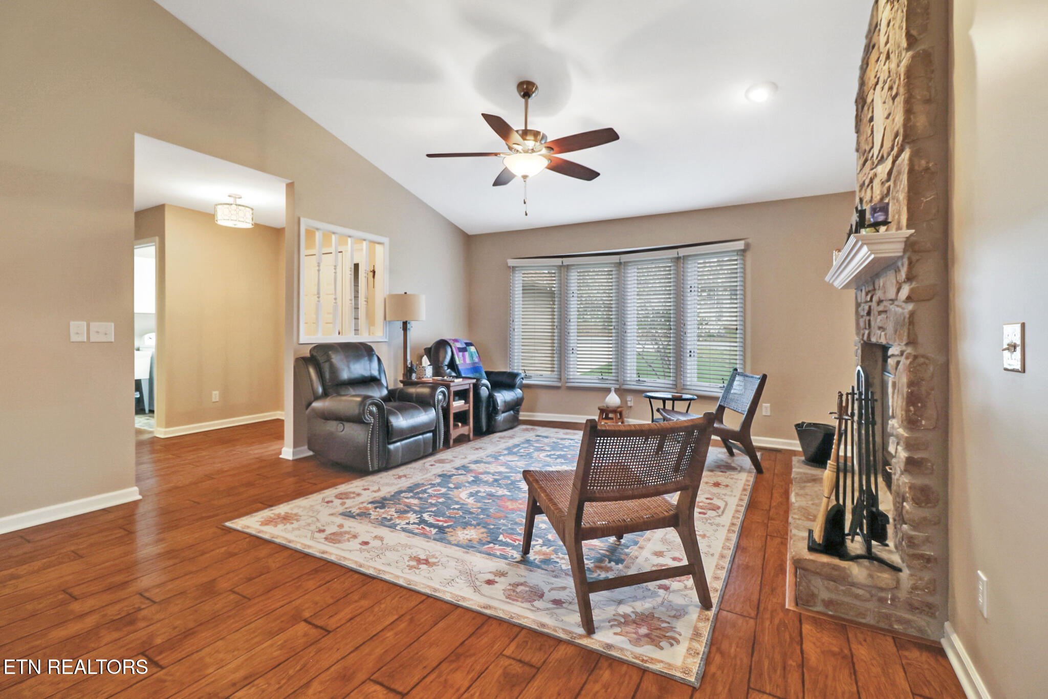 207 Overlook Lane Crossville, TN 38558 - Photo 8 of 53 LIVING