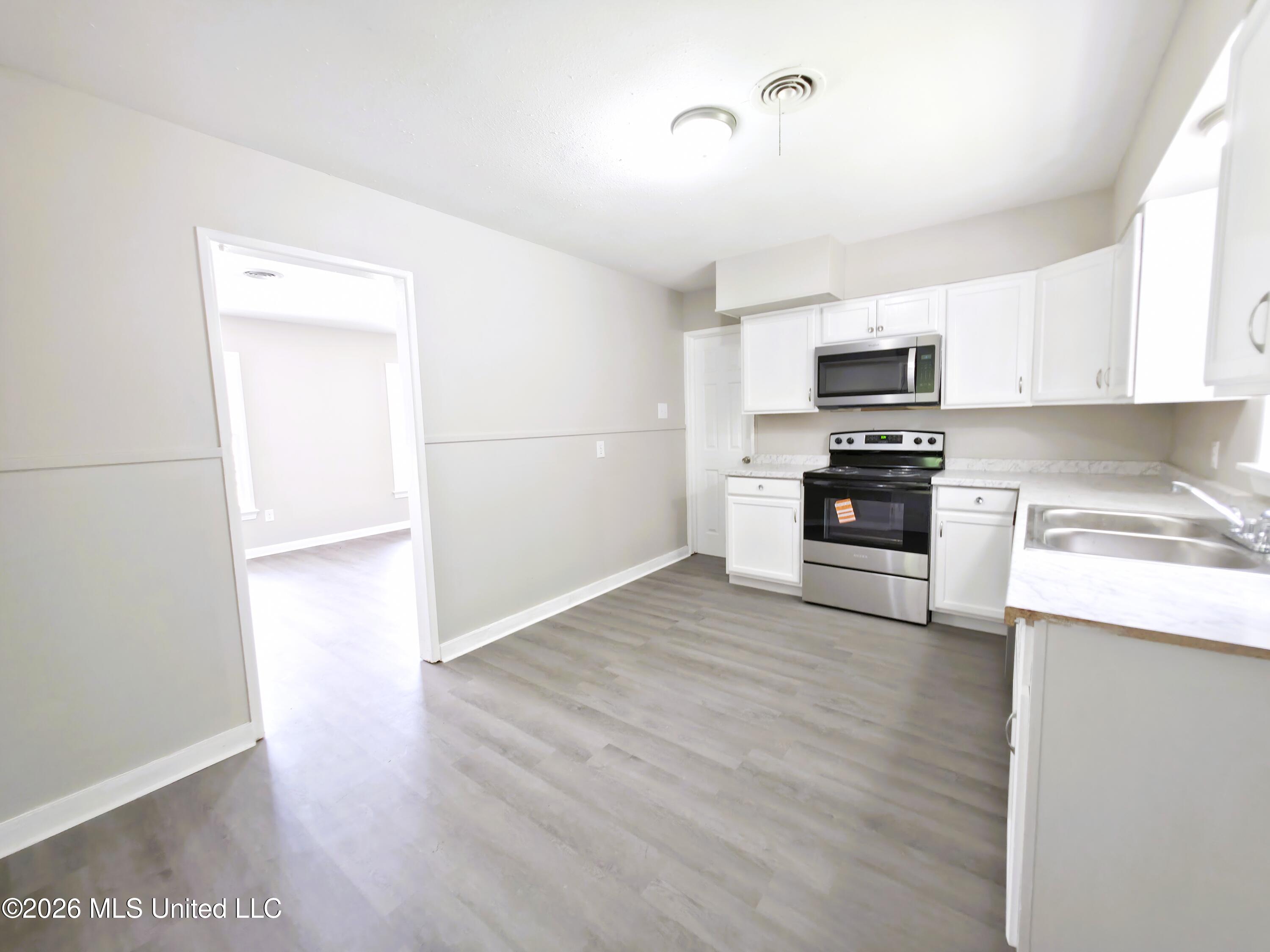1703 State Street Biloxi, MS 39531 - Photo 8 of 15 20260622_105209